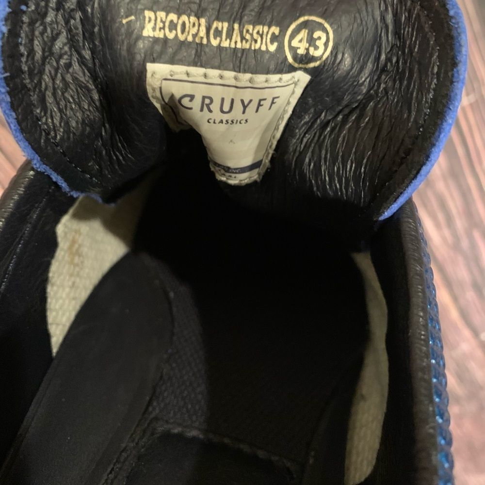 CRUYFF Recopa Classic size EU 43 (US 10)
B21 - Picture 4 of 11